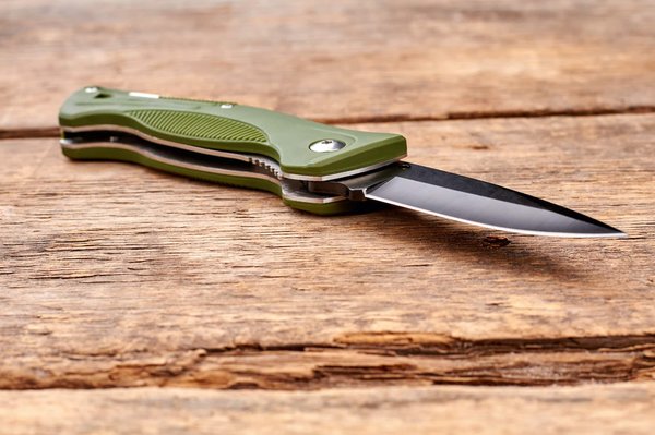 Quels bénéfices apporte la possession d'un couteau de poche ?